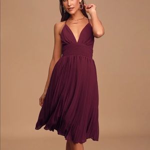 Lulu’s Love Me To The Moon Burgundy Pleated Dress